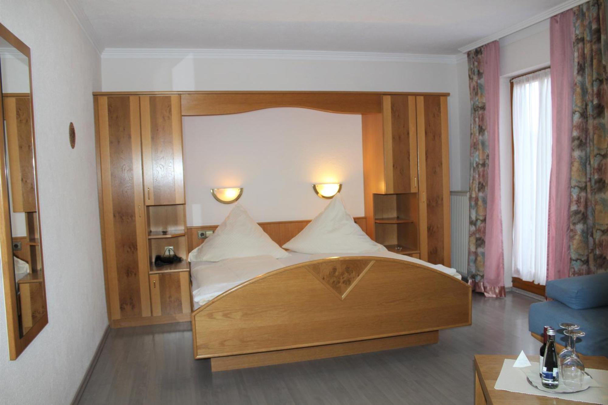 Winzerhotel Kinges-Kessel Morstadt Экстерьер фото
